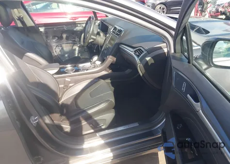 2014 Ford Fusion Hybrid Titanium из США, поврежденный, VIN 3FA6P0RUXER107209